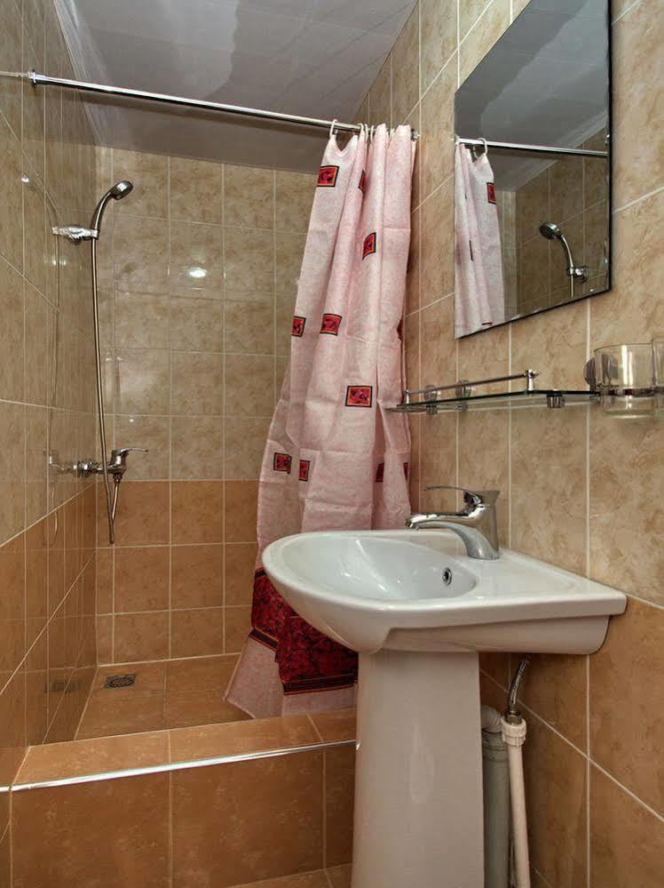 Rohat Hotel Chilonzor Tachkent Extérieur photo